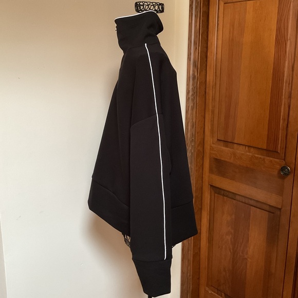 Yogalicious Black Half-Zip Pullover, Large - Picture 3 of 5